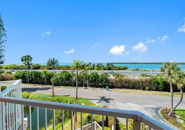 Photo 5 of Condo for sale at 7430 Sunshine Skyway Ln S #406, Saint Petersburg, FL 33711 | MLS# TB8479074 | Listing updated on 2026-06-27