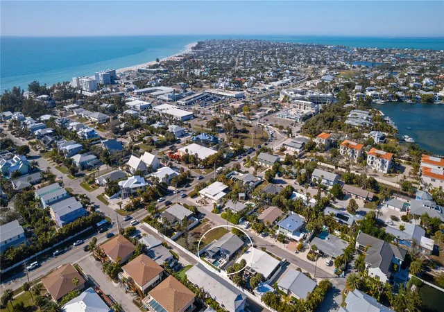 52nd image of 205 Haverkos Ct, Holmes Beach, FL 34217 | MLS# A4683517