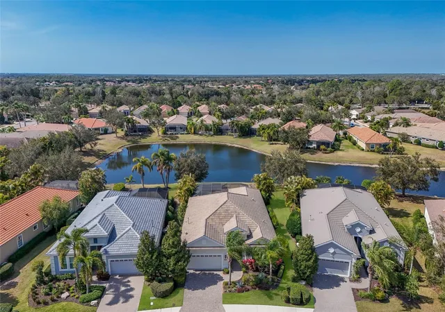 3rd image of 14335 Stirling Dr, Lakewood Ranch, FL 34202 | MLS# A4683527