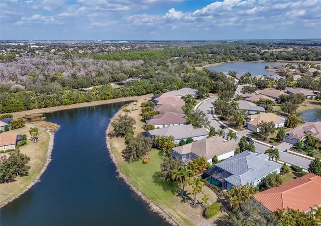 4th image of 14335 Stirling Dr, Lakewood Ranch, FL 34202 | MLS# A4683527