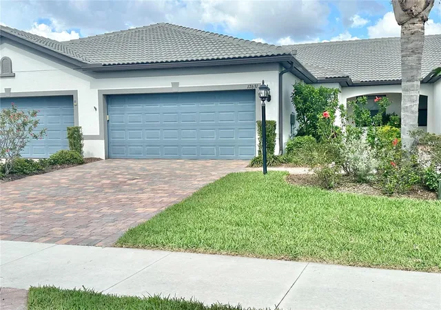 3rd image of 17631 Camden Dr, Bradenton, FL 34202 | MLS# A4683528