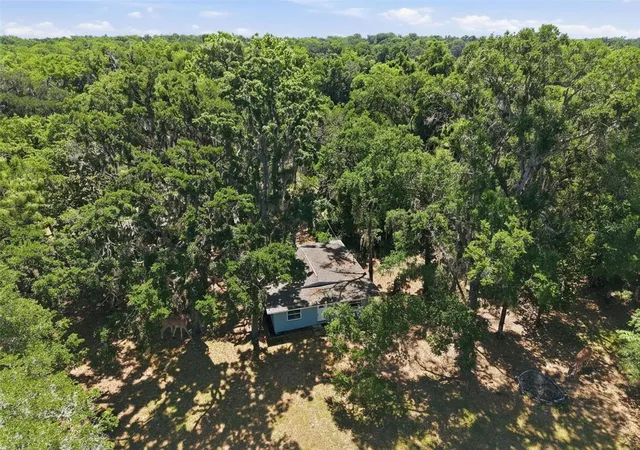 Photo 2 of Single family home for sale at 16145 Snow Memorial Hwy, Brooksville, FL 34601 | MLS# W7883279 | Listing updated on 2026-05-11