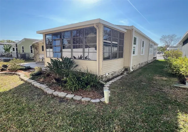 5th image of 1001 Starkey Rd #90, Largo, FL 33771 | MLS# TB8479163