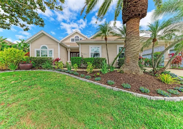 3rd image of 4735 Spinnaker Dr, Bradenton, FL 34208 | MLS# A4683560