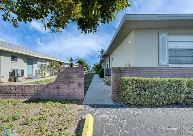2nd image of 1025 Apollo Bch Blvd, APOLLO BEACH, FL 33572