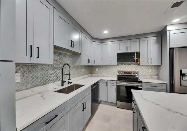 4th image of 1025 Apollo Bch Blvd, APOLLO BEACH, FL 33572