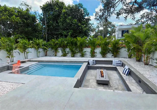 Photo 3 of Single family home for sale at 2564 Arlington St, Sarasota, FL 34239 | MLS# A4683569 | Listing updated on 2026-09-28