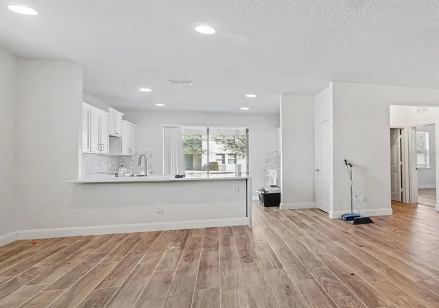 3rd image of 406 Capron Ash Loop, Casselberry, FL 32707 | MLS# O6384763