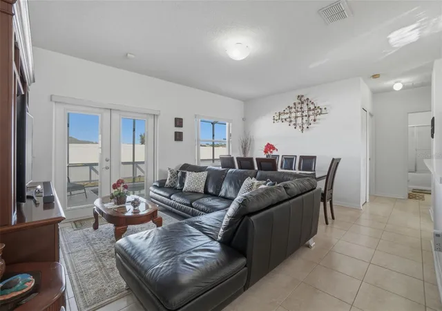 Photo 4 of Single family home for sale at 995 Cumberland Dr, Kissimmee, FL 34759 | MLS# O6384765 | Listing updated on 2026-08-27