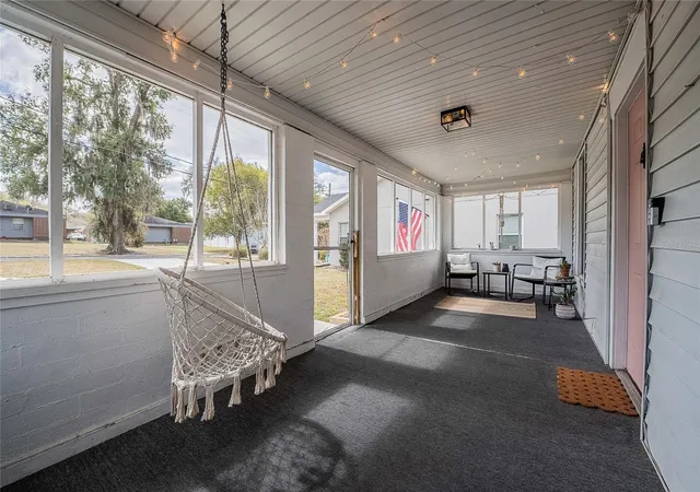 Photo 1 of Single family home for sale at 402 E Poinsettia St, Lakeland, FL 33803 | MLS# L4959641 | Listing updated on 2026-10-20