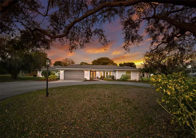 Photo 1 of Sale Pending at 1516 Fox Crk Dr, Sarasota, FL 34240 | MLS# A4683593 | Listing updated on 2026-09-12