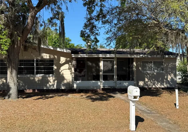 Homes for sale in Auburndale, FL | 208 Lake Dale Dr, Auburndale, FL 33823 | MLS# O6384835