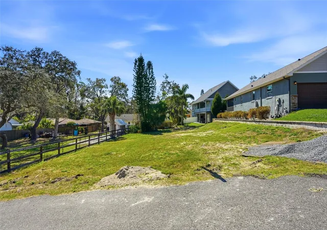 2nd image of 1604 Butler Ct, Tarpon Springs, FL 34689 | MLS# TB8479438