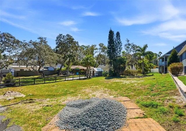 3rd image of 1604 Butler Ct, Tarpon Springs, FL 34689 | MLS# TB8479438