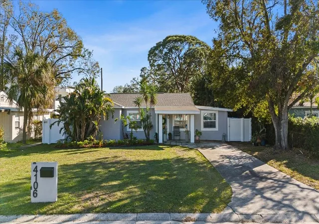 Homes for sale in Tampa, FL | 4106 W Bay View Ave, Tampa, FL 33611 | MLS# TB8479449