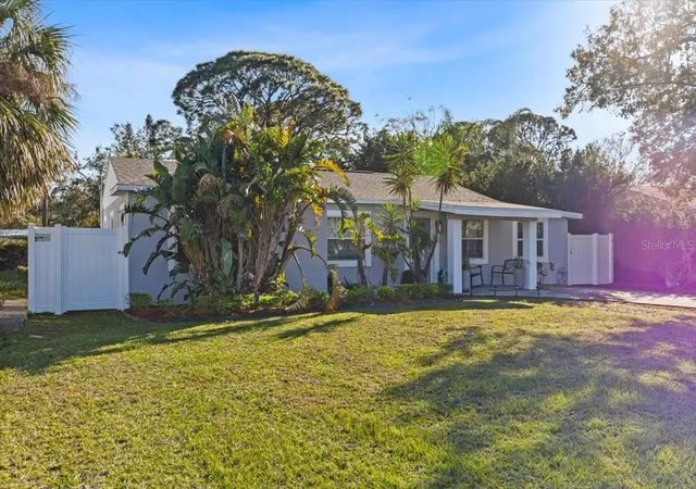 Homes for sale in Tampa, FL | 4106 W Bay View Ave, Tampa, FL 33611 | MLS# TB8479449