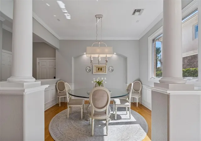 3rd image of 610 Saxony Blvd, Saint Petersburg, FL 33716 | MLS# TB8479483