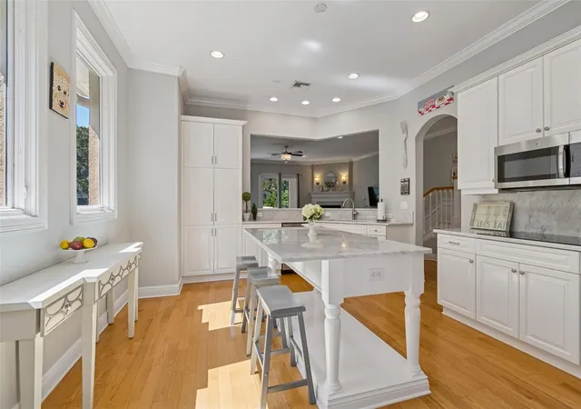 2nd image of 610 Saxony Blvd, Saint Petersburg, FL 33716 | MLS# TB8479483