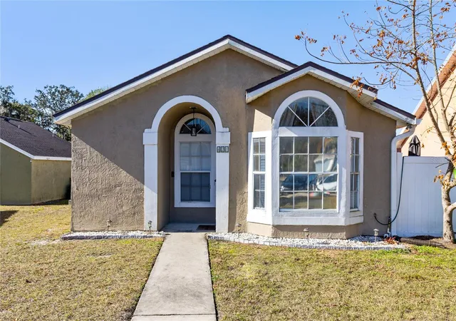 Homes for sale in Winter Springs, FL | 421 Horizon Dr, Winter Springs, FL 32708 | MLS# O6384932