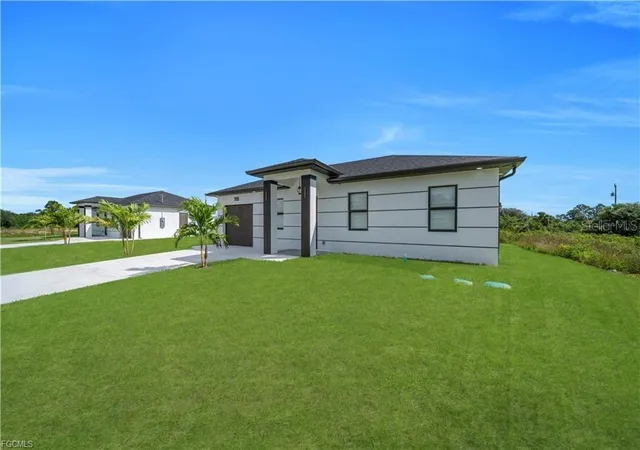 2nd image of 711 Roma Ave S, Lehigh Acres, FL 33974 | MLS# A4683655
