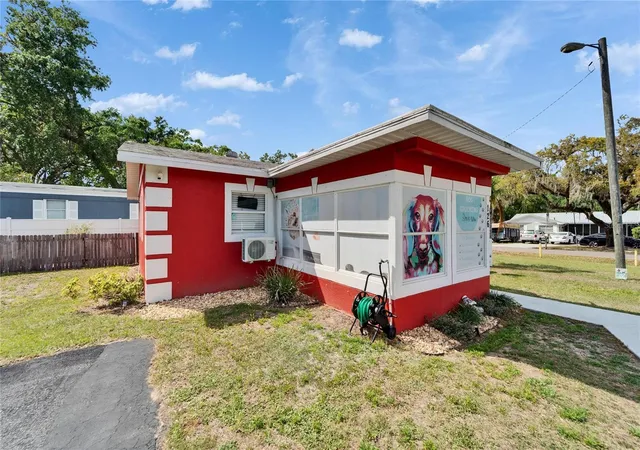 Photo 3 of Single family home for sale at 126 Ridgewood Ave, Brandon, FL 33510 | MLS# TB8479570 | Listing updated on 2026-08-21