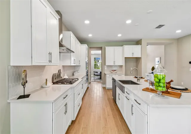 5th image of 3318 Wolf Lake Ave, Apopka, FL 32712 | MLS# O6385023