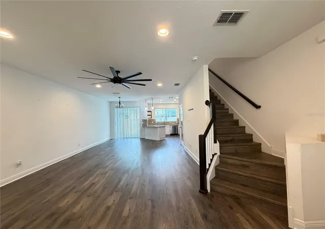 3rd image of 2444 Foggy Creek Cir, Clearwater, FL 33764 | MLS# TB8479648