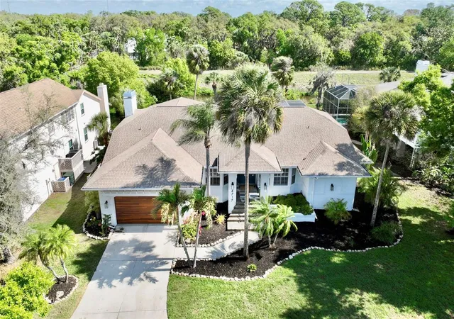 Photo 1 of Single family home for sale at 4717 E Trails Dr, Sarasota, FL 34232 | MLS# R4910753 | Listing updated on 2026-06-07