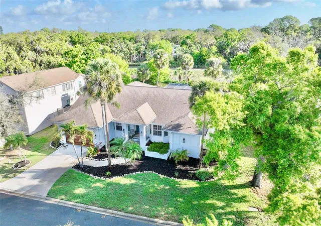 Photo 2 of Single family home for sale at 4717 E Trails Dr, Sarasota, FL 34232 | MLS# R4910753 | Listing updated on 2026-06-07