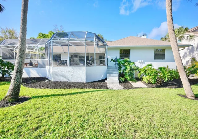 Photo 3 of Single family home for sale at 4717 E Trails Dr, Sarasota, FL 34232 | MLS# R4910753 | Listing updated on 2026-06-07