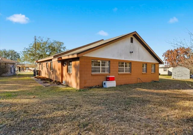 5th image of 111 Sunset Dr E, Winter Haven, FL 33881 | MLS# P4937961