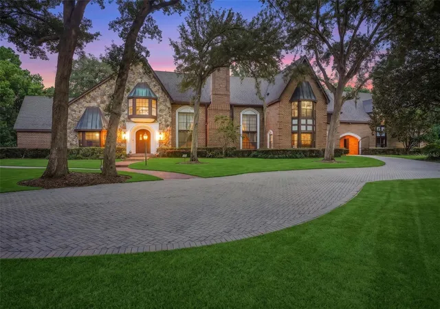 1st image of 810 Sweetwater Club Blvd, Longwood, FL 32779 | MLS# O6385114