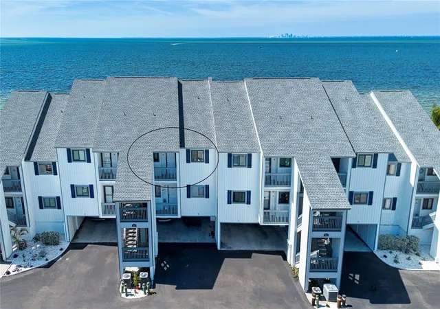 2nd image of 802 Bahia Del Sol Dr #6, Ruskin, FL 33570 | MLS# A4683735