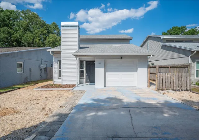 Photo 1 of Single family home for sale at 265 Lake Thomas Dr, Winter Haven, FL 33880 | MLS# L4959685 | Listing updated on 2026-09-29
