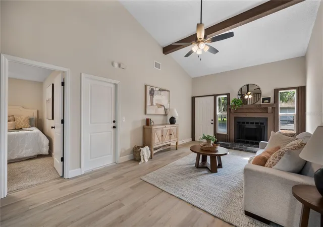 Photo 4 of Single family home for sale at 265 Lake Thomas Dr, Winter Haven, FL 33880 | MLS# L4959685 | Listing updated on 2026-09-29