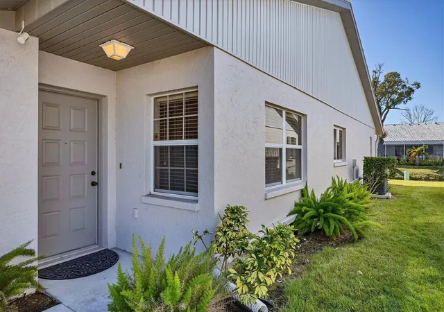 Photo 2 of House for sale at 5478 Kelly Dr #7, Sarasota, FL 34233 | MLS# A4683736 | Listing updated on 2026-10-07