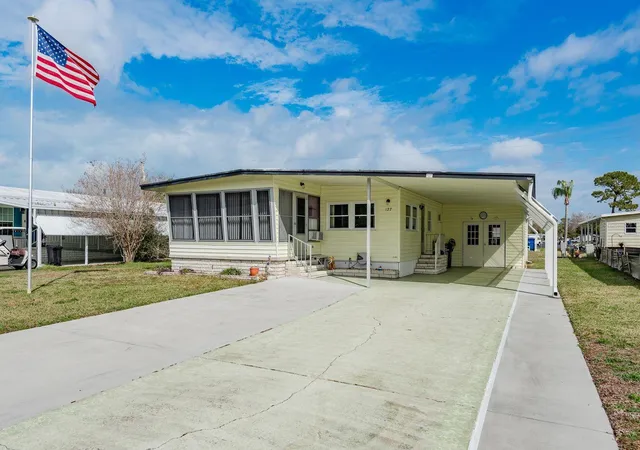 3rd image of 127 Independence Ave, Palm Harbor, FL 34684 | MLS# TB8479762