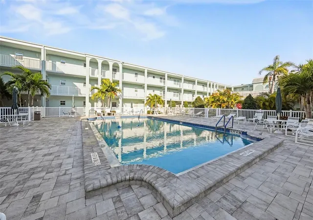 4th image of 701 Poinsettia Rd #240, Belleair, FL 33756 | MLS# TB8479781