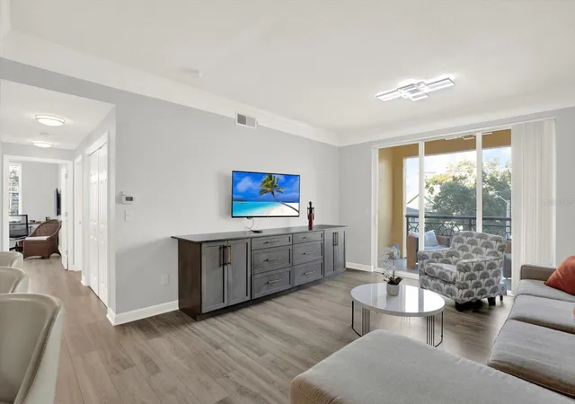 Photo 4 of Condo for sale at 345 Bayshore Blvd #302, Tampa, FL 33606 | MLS# TB8479788 | Listing updated on 2026-08-29