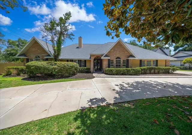Photo 1 of Single family home for sale at 2420 Se 15th Street, Ocala, FL 34471 | MLS# OM719504 | Listing updated on 2026-09-23