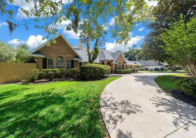 Photo 2 of Single family home for sale at 2420 Se 15th Street, Ocala, FL 34471 | MLS# OM719504 | Listing updated on 2026-09-23