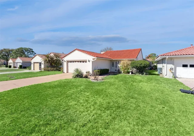 Photo 3 of Sale Pending at 688 Augusta Rd, Winter Haven, FL 33884 | MLS# P4937966 | Listing updated on 2026-09-02