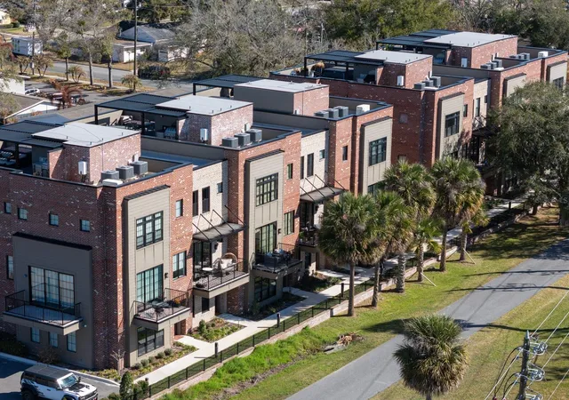 Photo 1 of Townhouse for sale at 64 N Park Ave, Winter Garden, FL 34787 | MLS# O6385285 | Listing updated on 2026-07-31