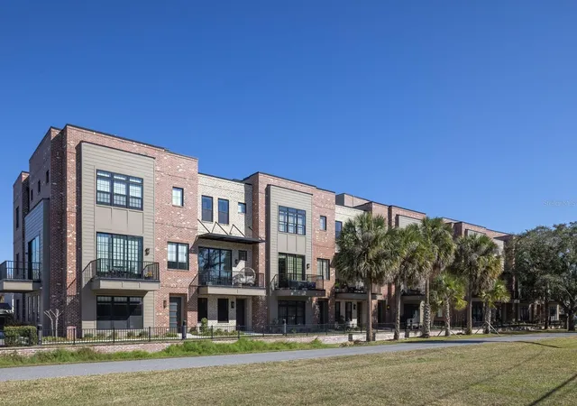 Photo 2 of Townhouse for sale at 64 N Park Ave, Winter Garden, FL 34787 | MLS# O6385285 | Listing updated on 2026-07-31
