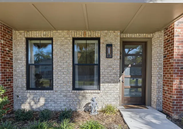Photo 4 of Townhouse for sale at 64 N Park Ave, Winter Garden, FL 34787 | MLS# O6385285 | Listing updated on 2026-07-31