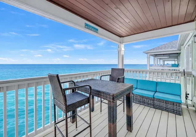 Photo 3 of Sale Pending at 5102 Coquina Key Dr Se #D, Saint Petersburg, FL 33705 | MLS# TB8479949 | Listing updated on 2026-10-19