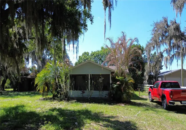 3rd image of 3221 Ne Davis St, Arcadia, FL 34266 | MLS# C7522437