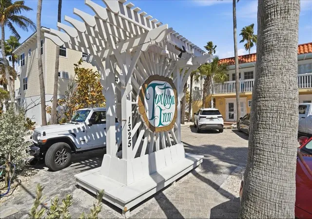 5th image of 1325 Gulf Dr N, Bradenton Beach, FL 34217
