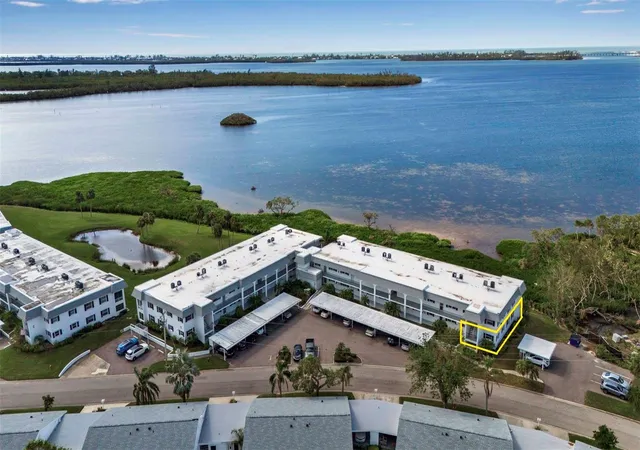 Homes for sale in Bradenton, FL | 4704 Independence Dr #4704, Bradenton, FL 34210 | MLS# A4683811