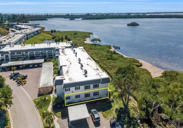 Homes for sale in Bradenton, FL | 4704 Independence Dr #4704, Bradenton, FL 34210 | MLS# A4683811